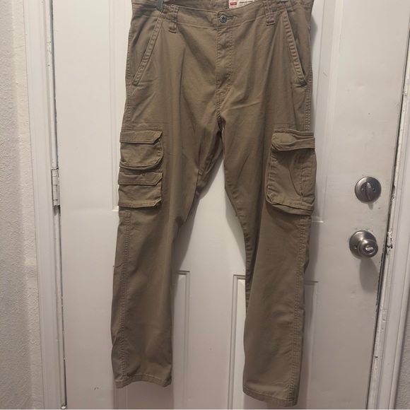 Wrangler Men's Khaki Cargo Pants - Picture 2 of 8